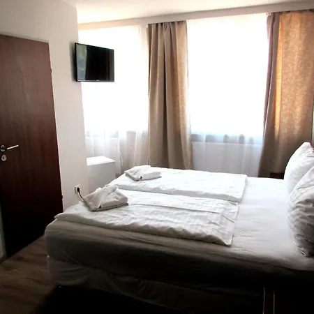 Hotel Attache L Contactless Check-In Vienna Room photo