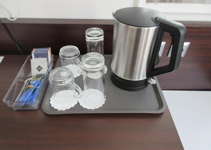 Hotel Attaché