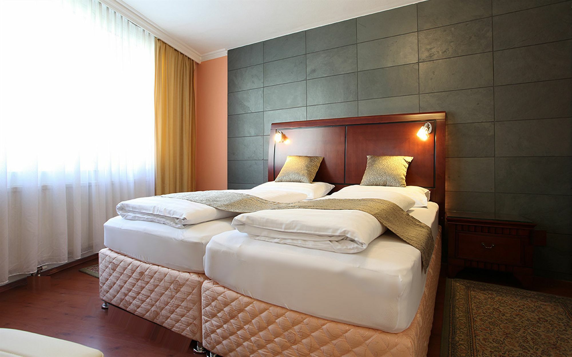 Attache L Contactless Check-in Hotel Wiedeń